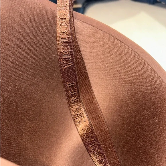 Victoria's Secret Chocolate Brown Bra t-shirt lightly lined full coverage. - Picture 6 of 6